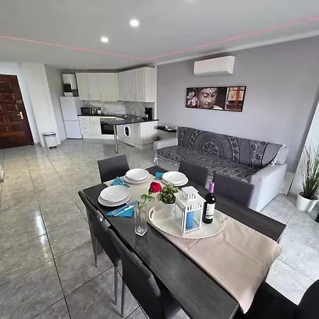 Mit Beheiztem Gemeinsamem Pool Apartamento